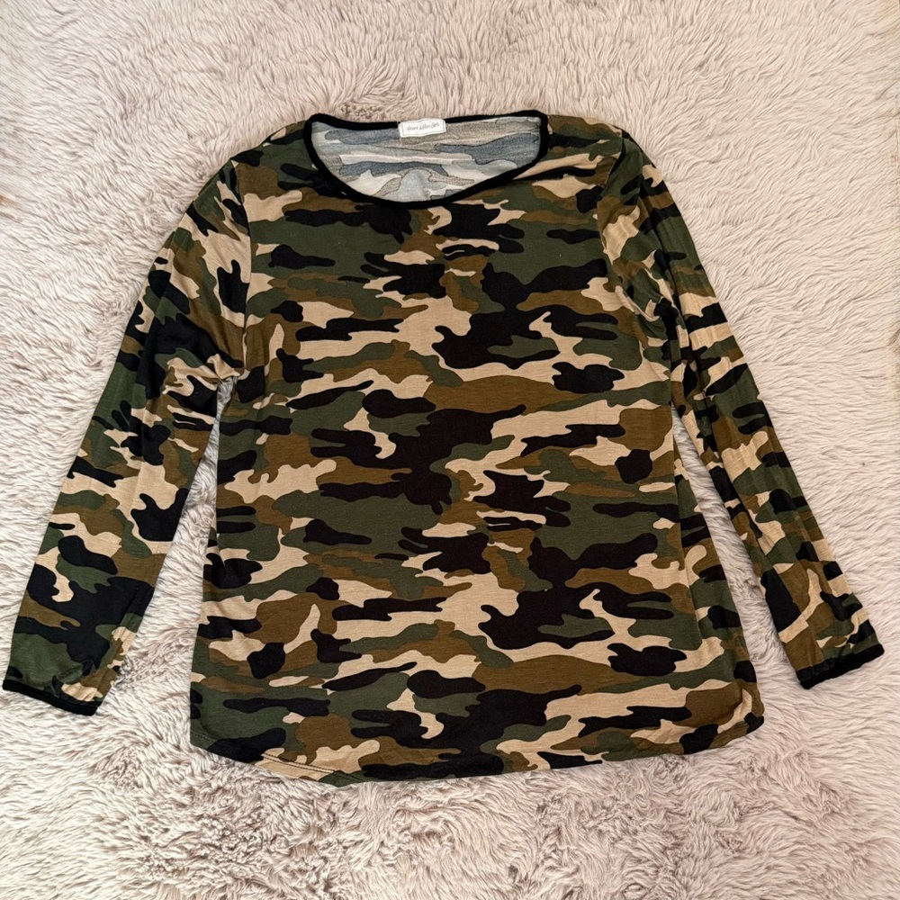 Heart & Hips Girls Camouflage Top